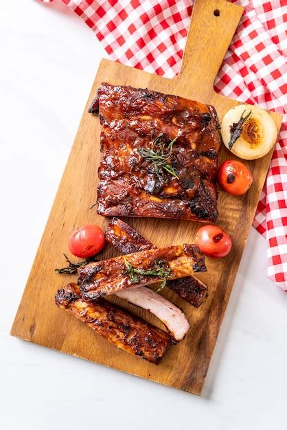 Costillas De Cerdo Asadas A La Parrilla Foto Premium