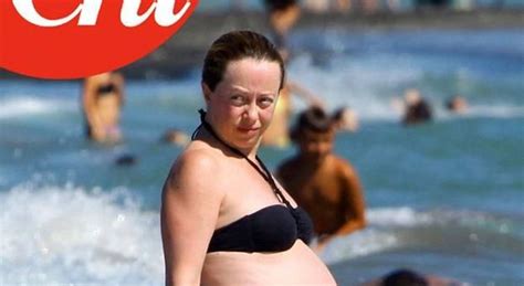 10 Hot Sexy Giorgia Meloni Bikini Pics