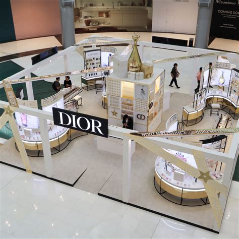 Christian Dior Pop Up At Dubai Mall Sign Works In 2020 Exhibition