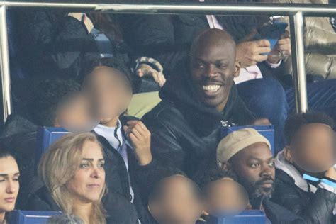 Photo Jean Pascal Zadi En Famille Tribunes Lors Du Match De