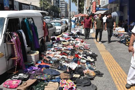 İzmir in göbeğinde ne alırsan 1 TL pazarı