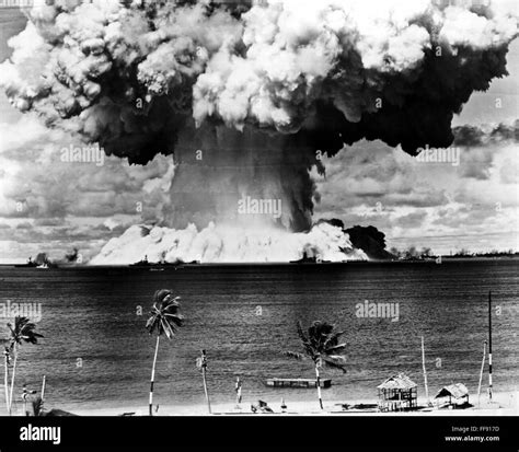 Atomic Bomb Test 1946 Namerican Atomic Bomb Test At Bikini Atoll In