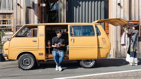 トヨタ「タウンエース」ベースのキャンピングカー レンタル開始！シボレー「シェビーバン」ベースの車両も [インターネットコム]