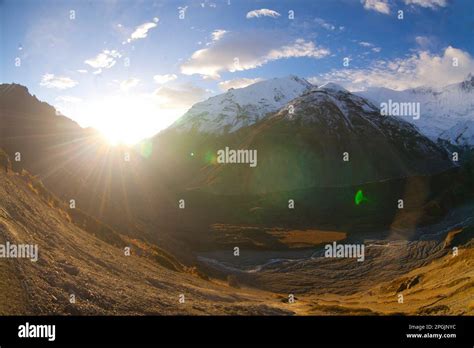 Way From Manang Village To Tilicho Lake Nepal Stock Photo Alamy