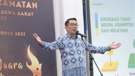 Ridwan Kamil Beri Penghargaan Camat Terbaik Di Jawa Barat Belajar Di