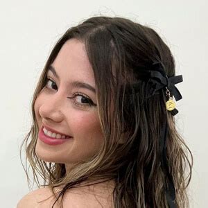 Yamy Cortés Edad Familia Biografía Famous Birthdays