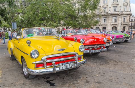 Solve Vintage Taxis In Old Havana Cuba Jigsaw Puzzle Online With Pieces