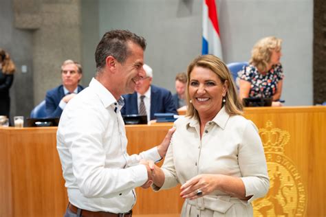 Vvd Almelo Houdt Boel Draaiende Ook Al Zit Partijleider Paar Maand In