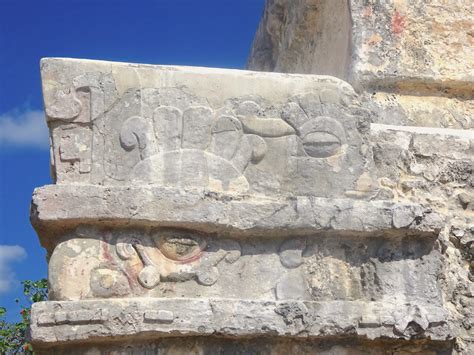 Carving Templo De Las Pinturas Tulum Natpacker