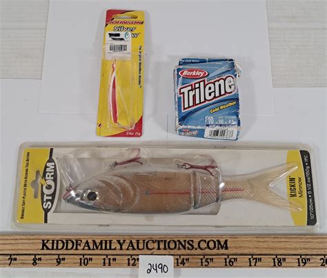 how to hook a minnow on a hook 8