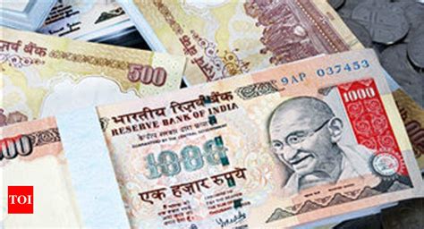 Rs 15 Crore Note Bundles Fall On Road Coimbatore News Times Of India