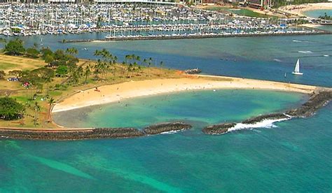 Magic Island Beach Park | Hawaiian Travel Escapes