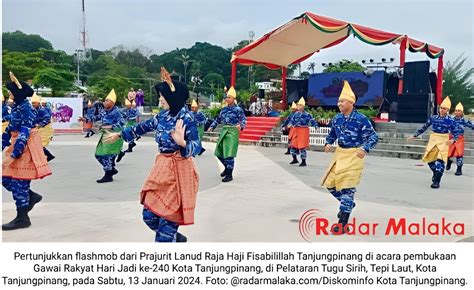 Tarian Militer Prajurit Lanud RHF Hiasi Pembukaan Gawai Rakyat Di Kota