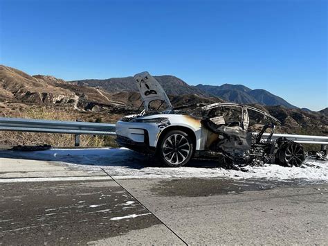 Un Prototype Faraday Future Prend Feu La Cause Du Retard