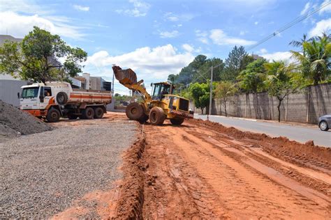 Seguem as obras de alargamento da avenida Affonso José Aiello