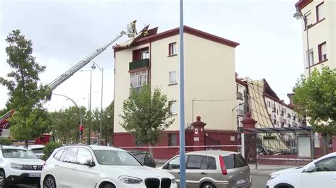 El Viento Arranca El Tejado De Una Vivienda En Valladolid Que Obliga A