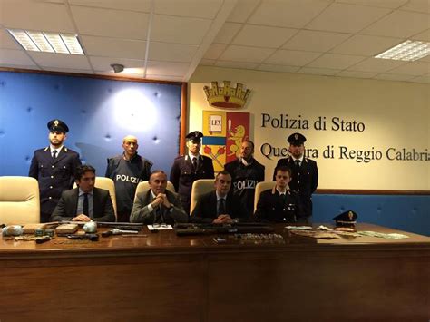 Reggio Detenzione Di Armi E Droga In Manette Due Coniugi Di Careri