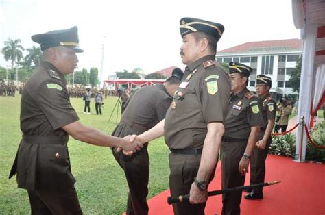 Jaksa Agung Burhanuddin Lantik Menjadi Ajun Jaksa Tangis Haru Ortu