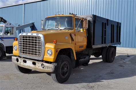 1977 Ford F 900 Grain Truck 16 Wood Floor Dump Bed Pto Gas V 8 5 2