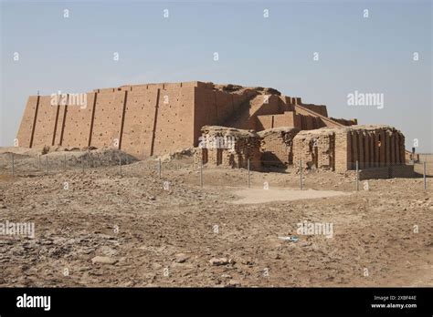 The Ziggurat of Ur, Dub Lal Makh temple in Nasiriyah city, Iraq Stock Photo - Alamy