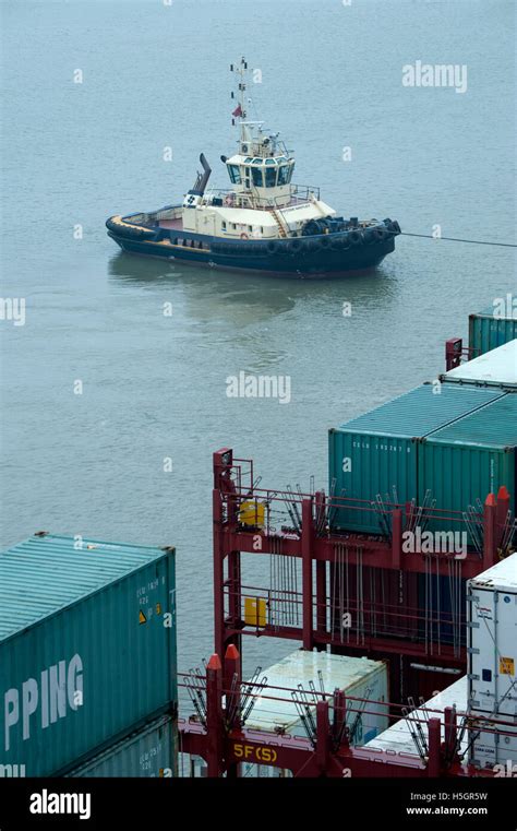 Harbour Tug Stock Photo Alamy