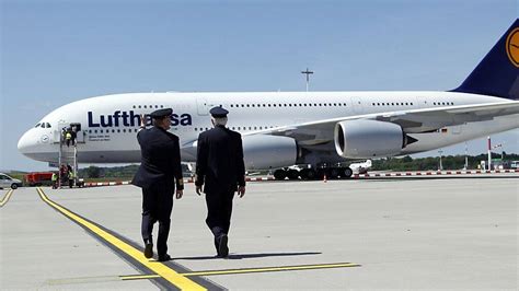 Streik Lufthansa Kippt Fast Komplettes Programm Swiss Streicht Ein