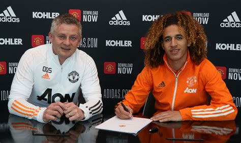 Manchester United fans react to Hannibal Mejbri contract announcement