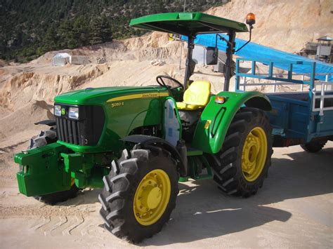 John Deere E Hp Tractor Kgf Price From Rs Unit