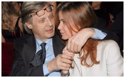 Sabrina Colle la fidanzata di Vittorio Sgarbi lo difende È un eroe