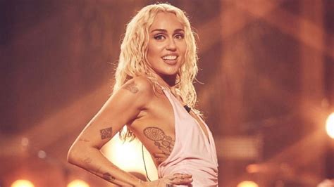 Miley Cyrus Says Touring Isn T Healthy For Her As She Opens Up On