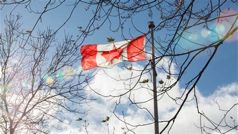 Connaissez-vous l'histoire et la signification du drapeau canadien?