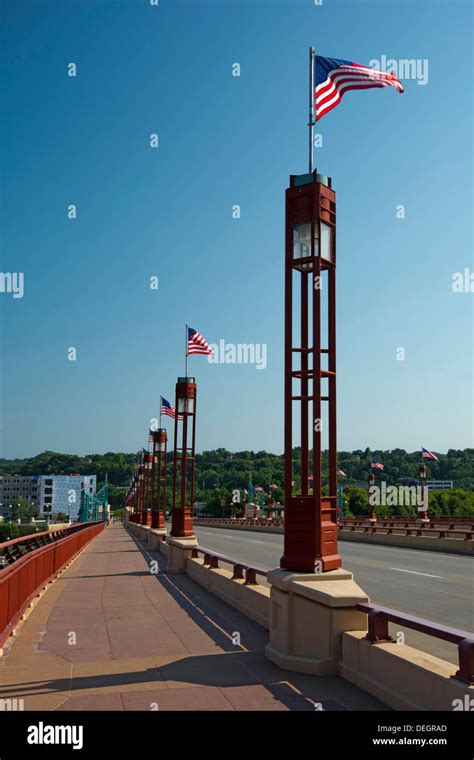 Wabasha freedom bridge hi-res stock photography and images - Alamy