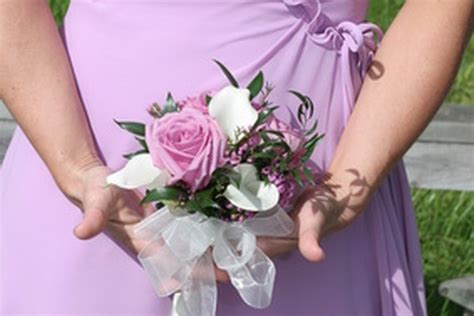 How To Accessorize A Purple Dress Leaftv