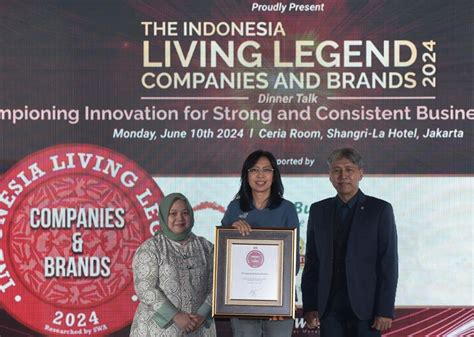 Asuransi Astra Raih Penghargaan Indonesia Best Living Legend Company In