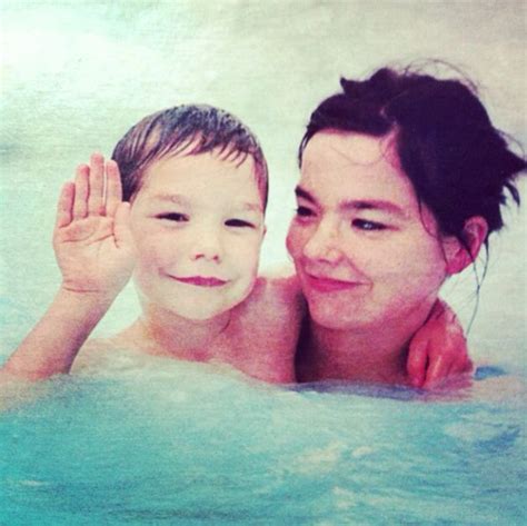 Bjork And Her Son Jurgen Celebrities Bjork Photography