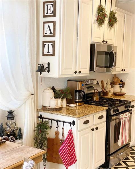 Winter Touches In White Farmhouse Kitchen Soul Lane