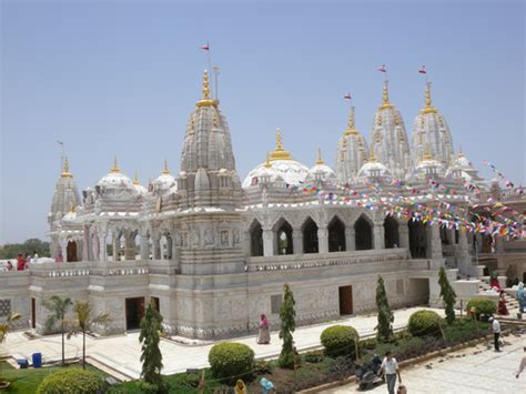 Shree Swaminarayan Temple Bhuj (bhuj Mandir) - 550x413 - Download HD ...