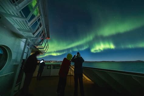 How to photograph the Aurora Borealis | Hurtigruten US