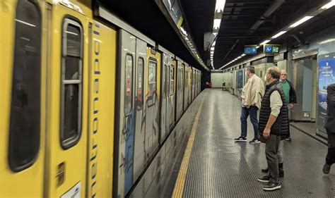 Sciopero Trasporti Napoli 9 Ottobre Metro 1 Bus E Funicolari