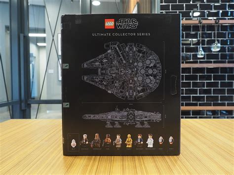 Brickfinder - LEGO Star Wars UCS Millennium Falcon Unboxing