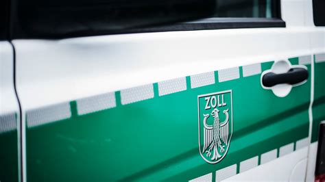 Zoll und Polizei beschlagnahmen in Göttingen 35 Kilo Tabak NDR de