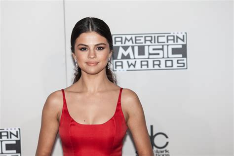 Je Ne Ressemblerai Plus Jamais A Selena Gomez Envoie Un Message