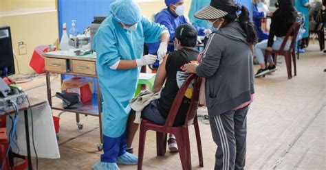 Arequipa vacunaron a 20 000 adolescentes de 15 a 17 años en un día