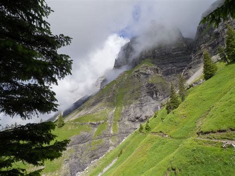 Oeschinensee In Der Schweiz Einer Der Schönsten Bergseen In Europa