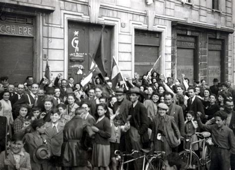 25 Aprile 1945 Immagini Dell Italia Liberata Dalla Resistenza Fanpage