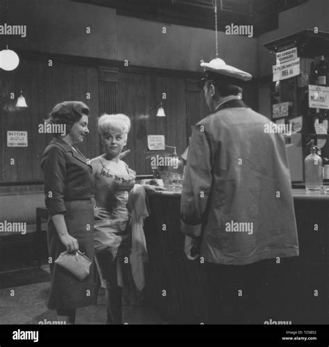 Sparrows Cant Sing 1962 Barbara Windsor Avis Bunnage George Sewell