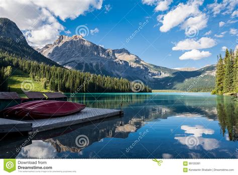 Emerald Lake in Yoho National Park Stock Image - Image of background ...