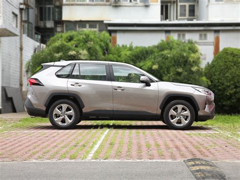 铂青铜rav4荣放整车外观外观图片rav4荣放 2022款 20l Cvt两驱风尚plus版7319026太平洋汽车网