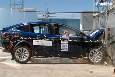 Le Tesla Model X Domine Aux Tests De Collision De La Nhtsa