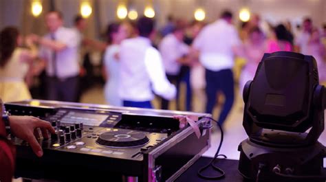 Cuáles son los mejores DJs para eventos de XV años en Telcel